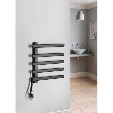 Sapho ELCOR elektryczna suszarka na ręczniki 480x520x50mm 85W czarny mat EB530