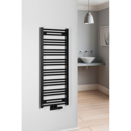 Bruckner ALBRECHT grzejnik 500x1250 mm podłączenie środkowe czarny mat 600.114.6
