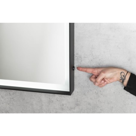 Sapho Lustro SORT z oświetleniem LED 60x80cm bezdotykowy czujnik IR 2700-6500K czarny mat ST080S